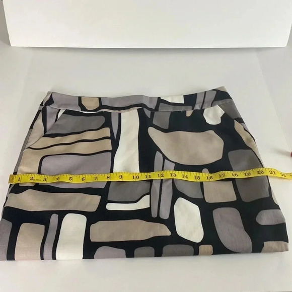 abstract print Eclectic black white grey maximalist skirt with pocket size 10 - Picture 7 of 9